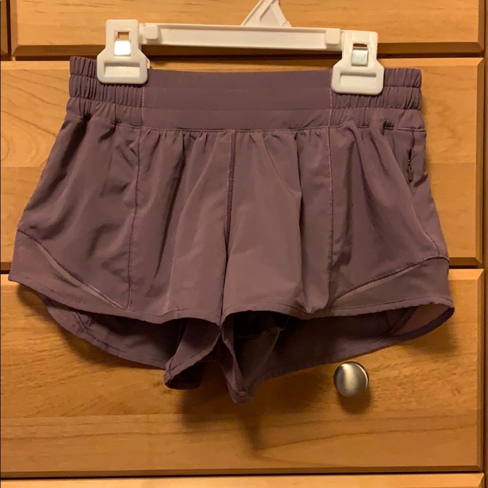 Lululemon hotty hot short 2.5”